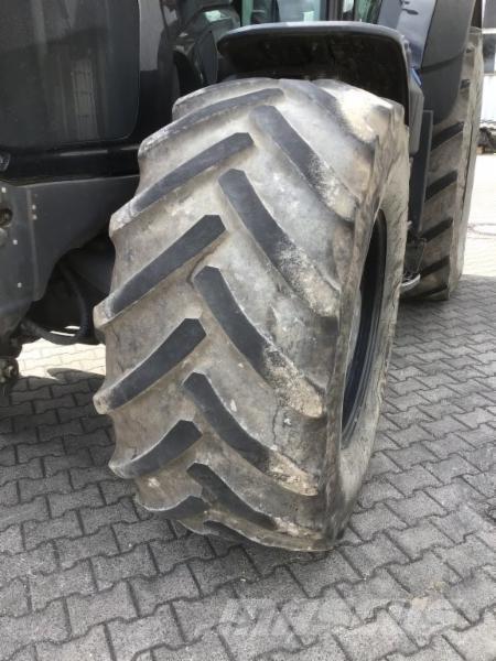 CLAAS AXION 830 Traktorok