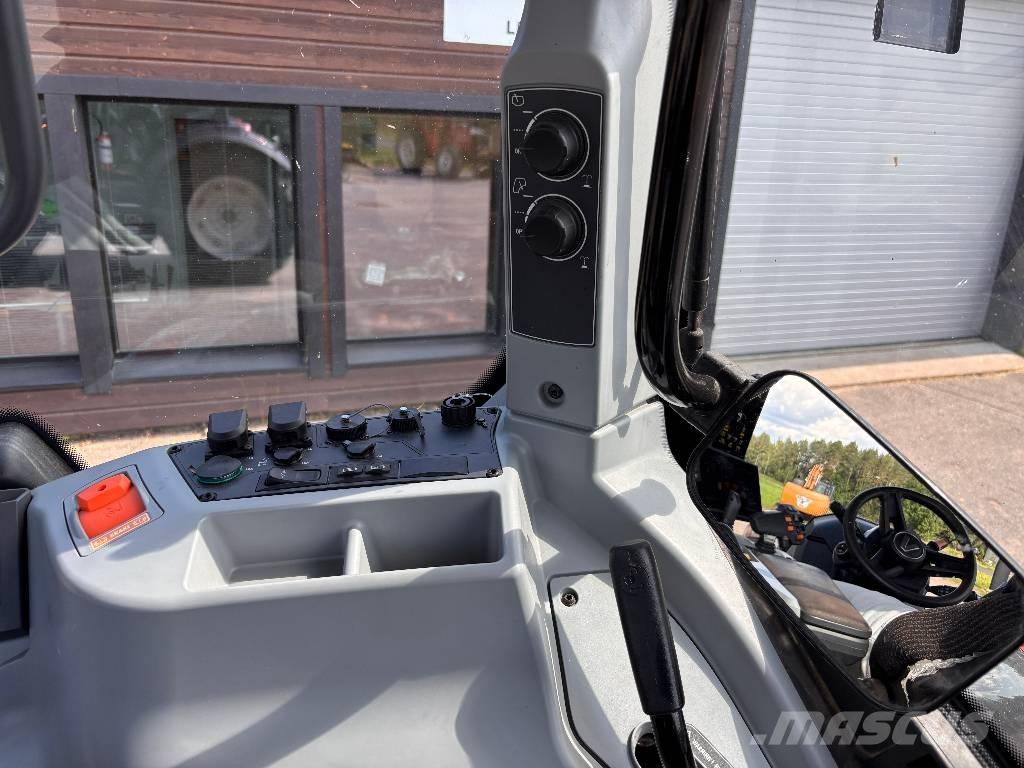 Valtra T 215 Versu Traktorok