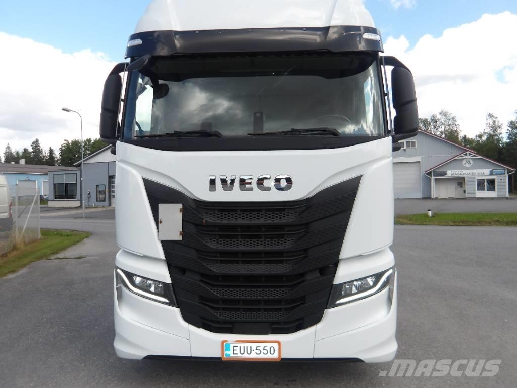 Iveco AS 440 STX Nyergesvontatók
