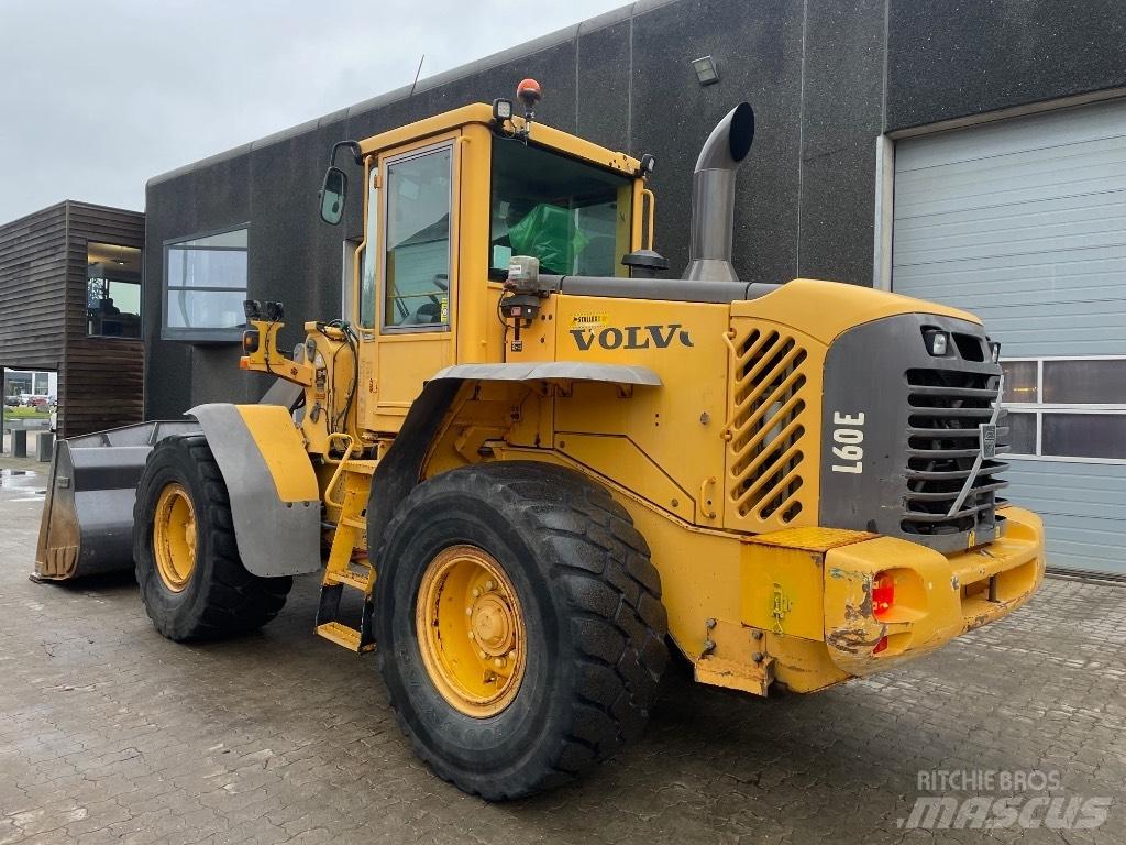 Volvo L60E Gumikerekes homlokrakodók