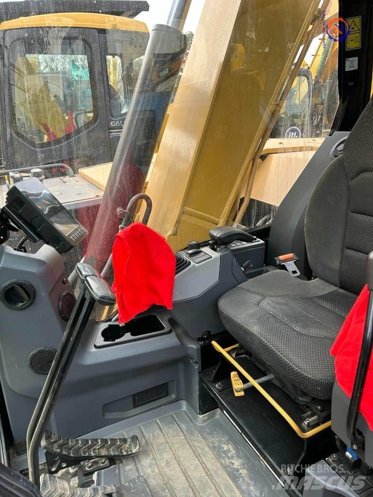 CAT 307 Mini kotrók < 7t