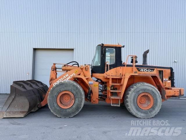 Doosan DL 400 Gumikerekes homlokrakodók