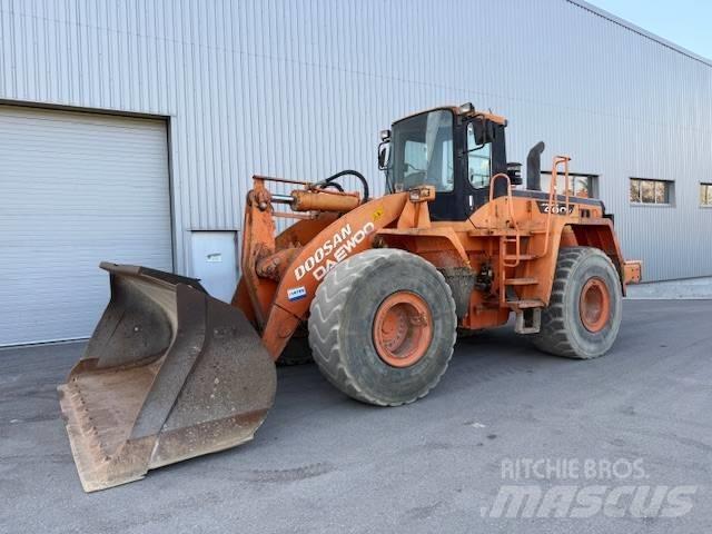 Doosan DL 400 Gumikerekes homlokrakodók