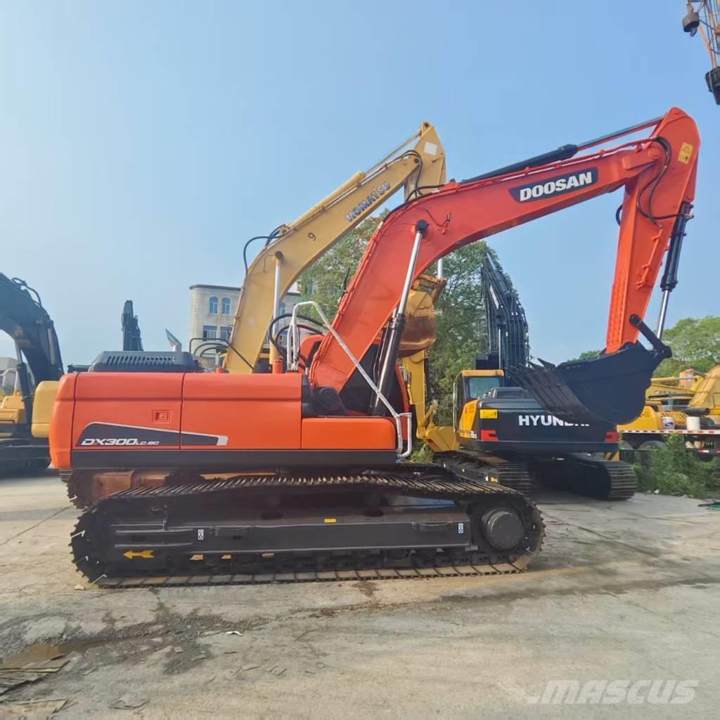 Doosan DX 300 LC Lánctalpas kotrók