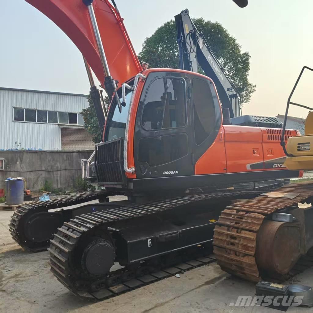 Doosan DX 300 LC Lánctalpas kotrók