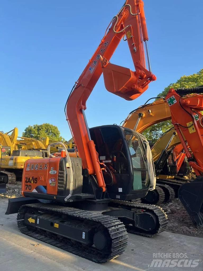 Hitachi ZX 70 Lánctalpas kotrók
