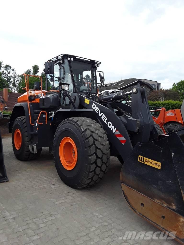 Doosan DL 420-7 Gumikerekes homlokrakodók