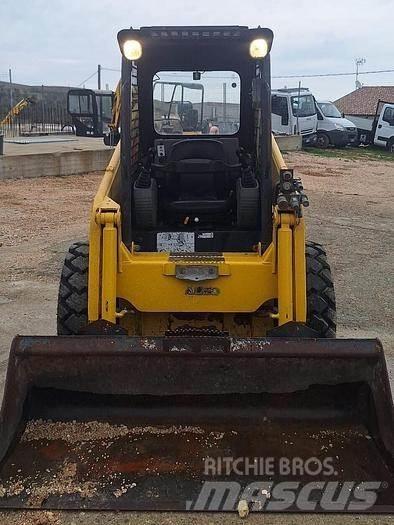 Komatsu SK815 Mini homlokrakodók