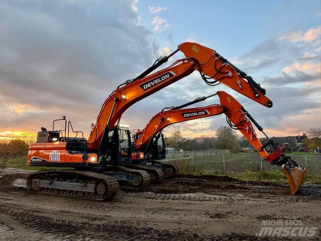 Doosan DX 255 Lánctalpas kotrók