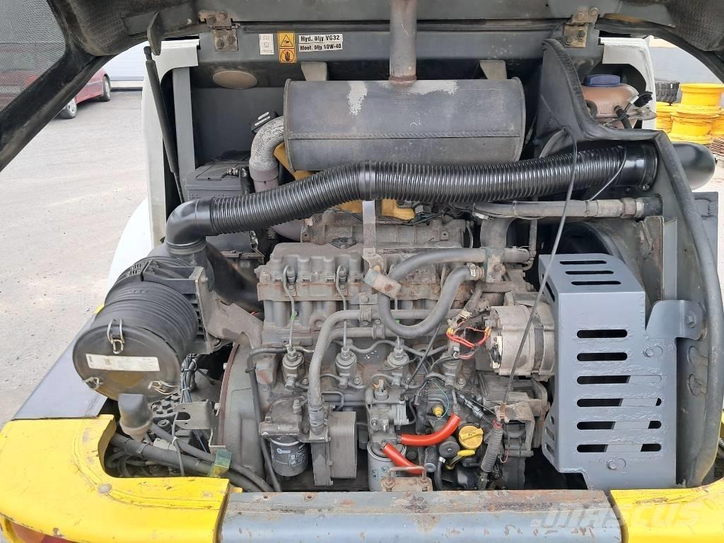 Kramer-allrad 480 Gumikerekes homlokrakodók
