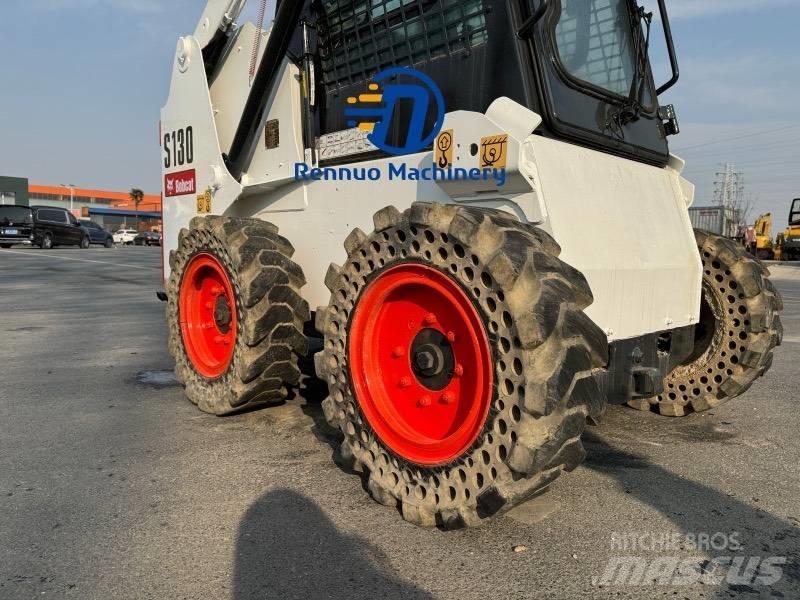 Bobcat S 130 Kompaktrakodók