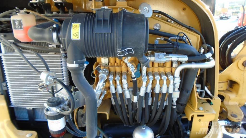 CAT 303.5 E CR Mini kotrók < 7t