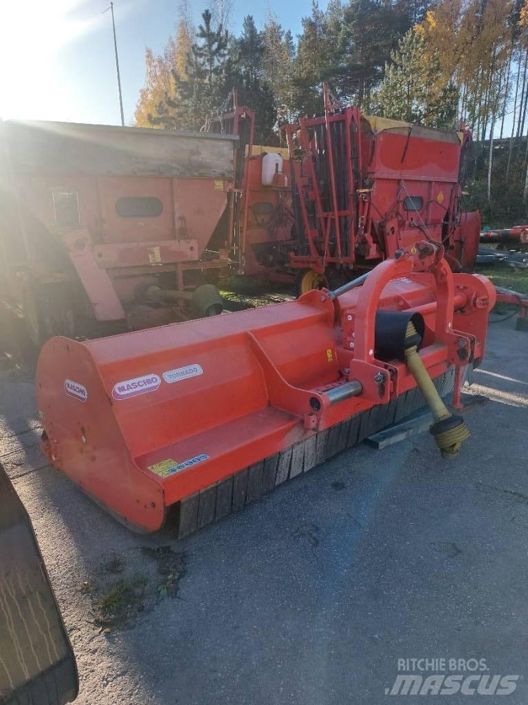 Maschio Tornado 280 Szárzúzók és fűkaszák
