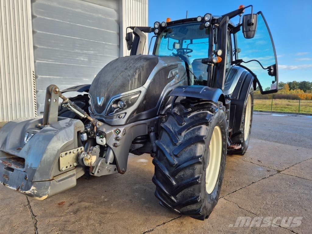 Valtra T 254 Traktorok