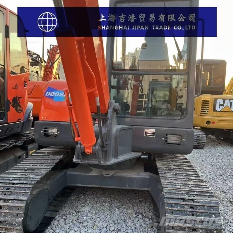 Doosan DH 55 Mini kotrók < 7t