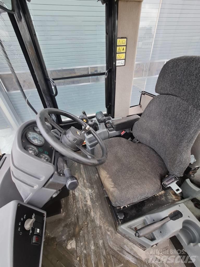 CAT 914 G Gumikerekes homlokrakodók