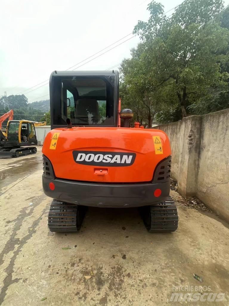 Doosan DH 60-7 Mini kotrók < 7t