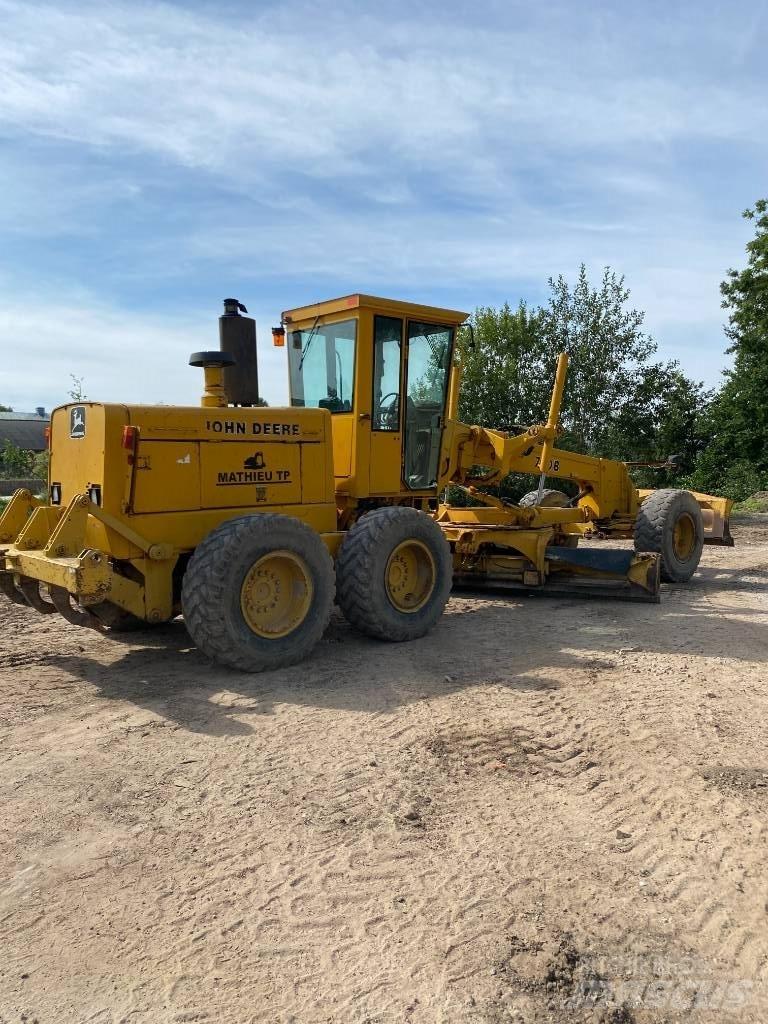 John Deere 770b Gréderek