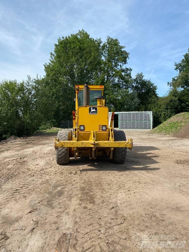 John Deere 770b Gréderek