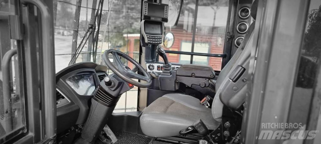 Hyundai HL 960 Gumikerekes homlokrakodók
