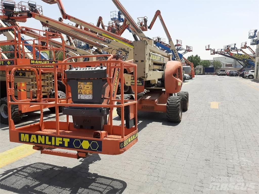 JLG 450AJ Karos emelők