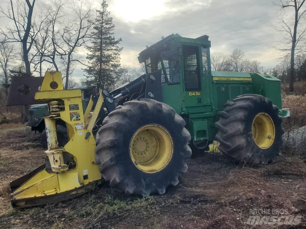 John Deere 843 K Döntő-rakásolók