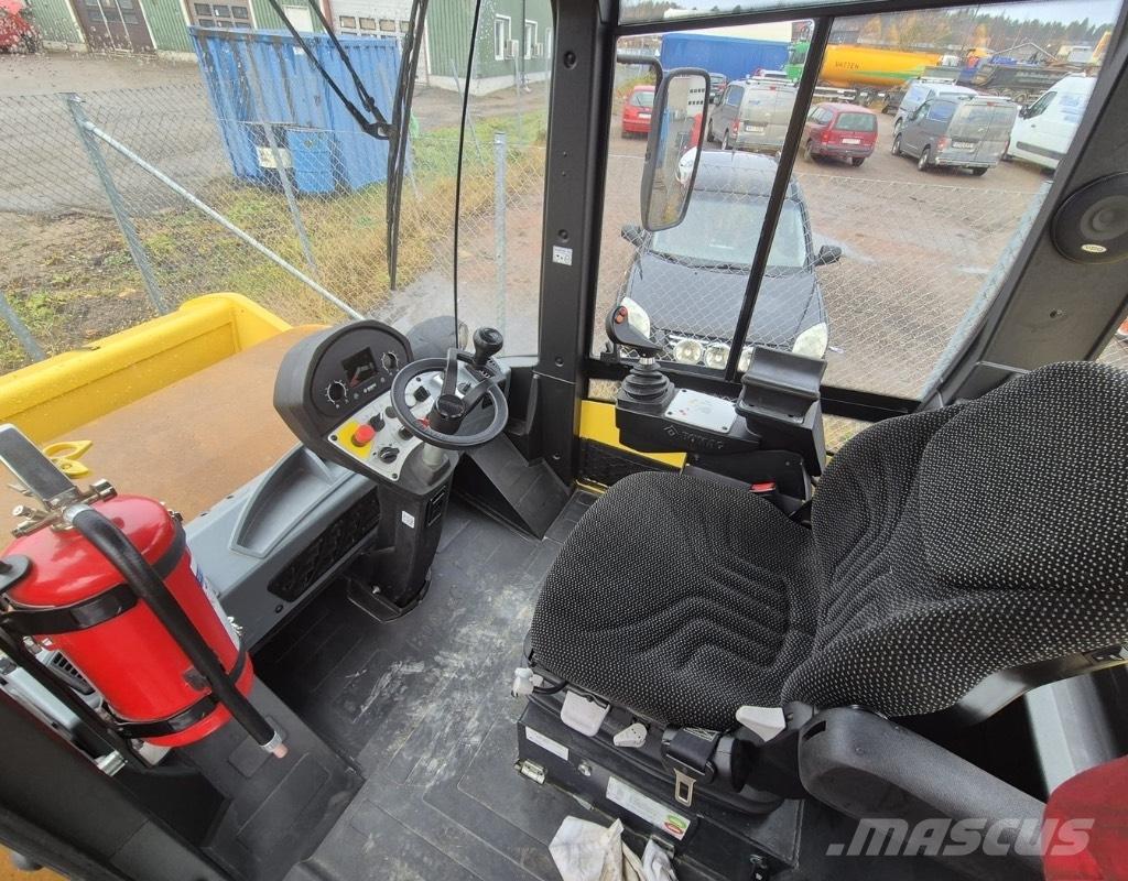 Bomag BW216D-5 Egydobos hengerek