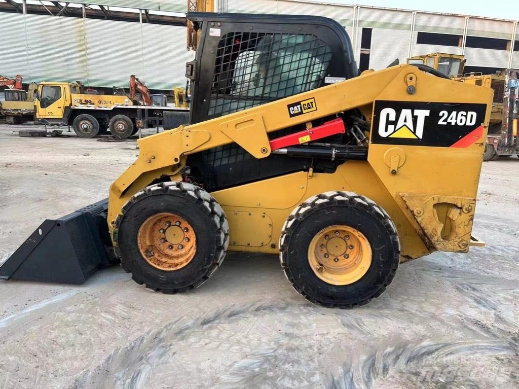 CAT 246 D Kompaktrakodók
