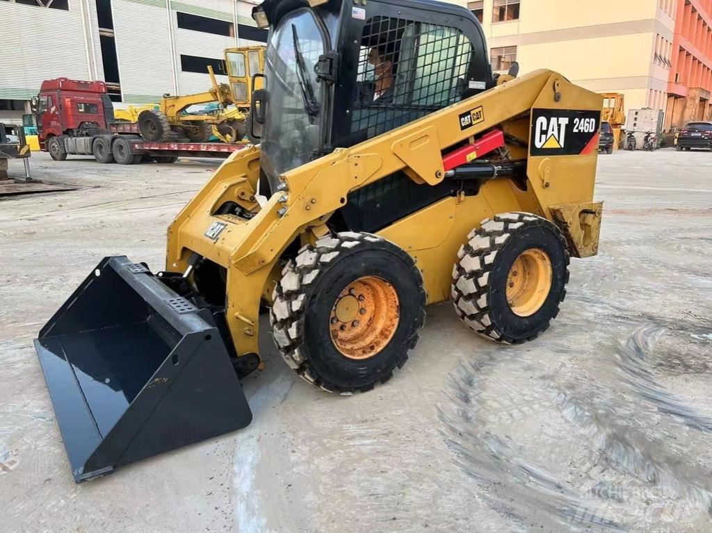 CAT 246 D Kompaktrakodók