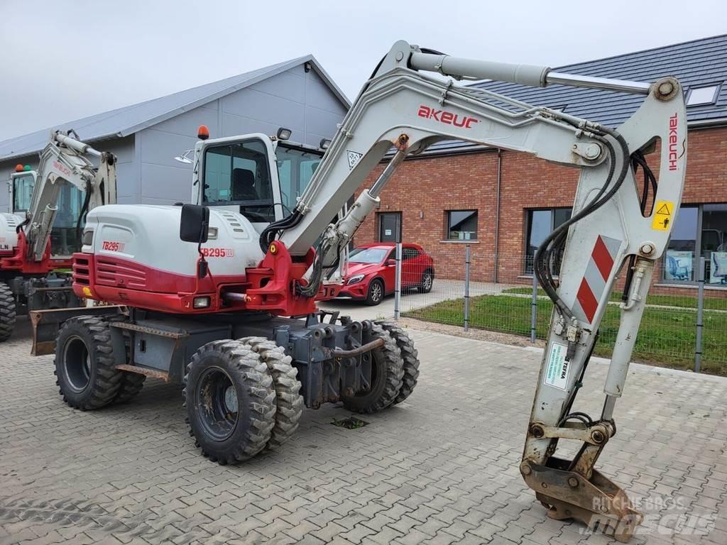 Takeuchi TB295W Közepes (midi) kotrók 7 t - 12 t