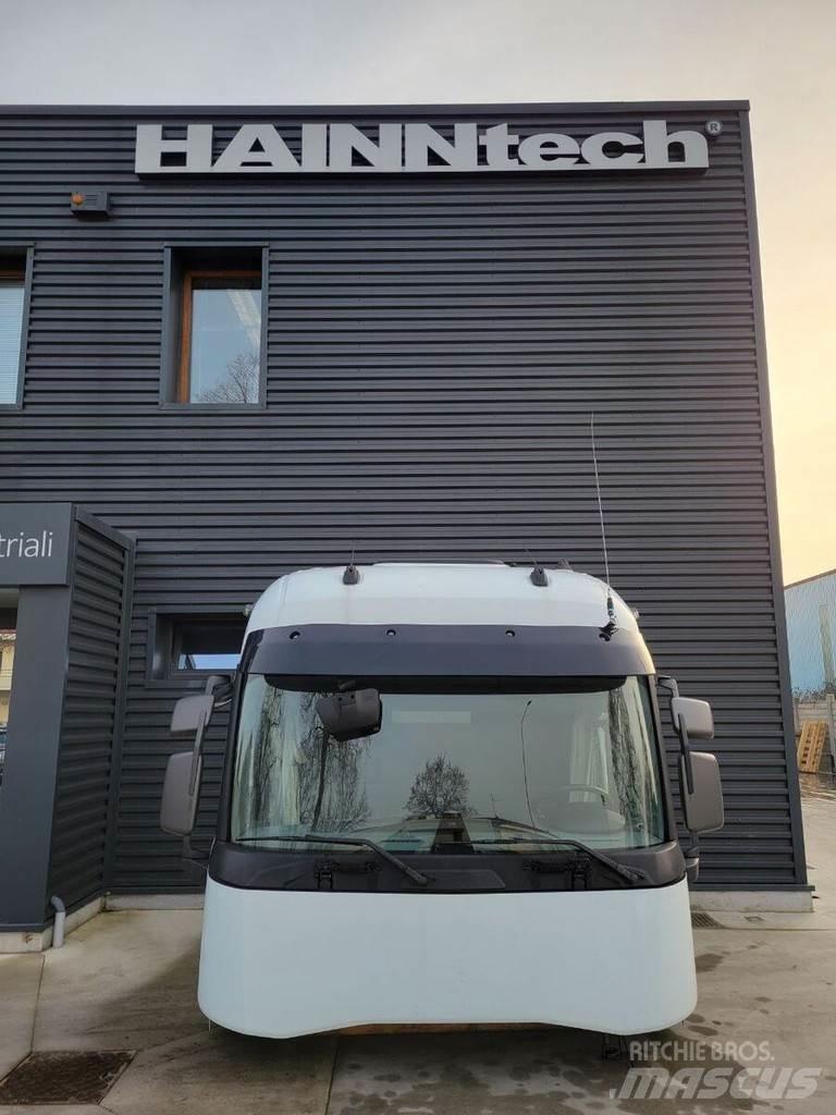 Renault T model Vezetőfülke és belső tartozékok
