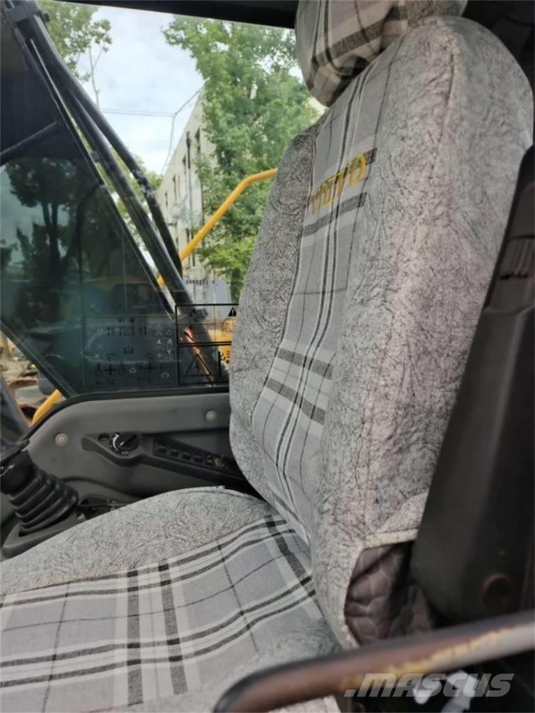Volvo EC 140 B LC Lánctalpas kotrók