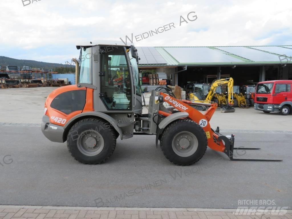 Atlas AR 420 Gumikerekes homlokrakodók