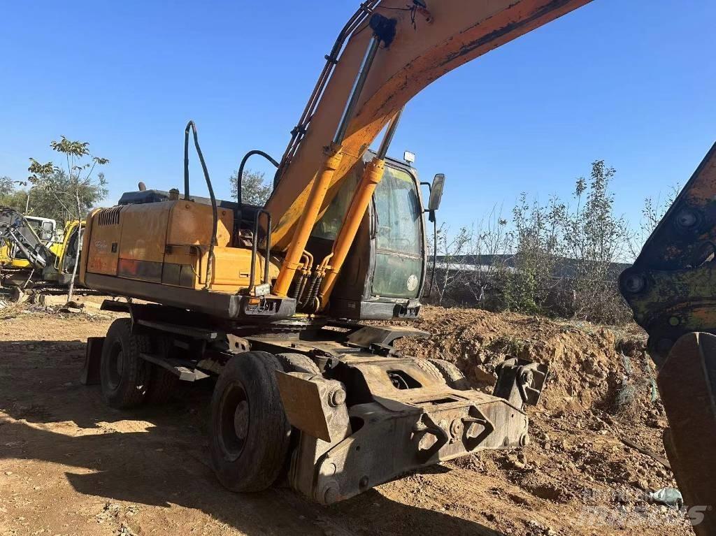 Hyundai R210W-9 Gumikerekes kotrók