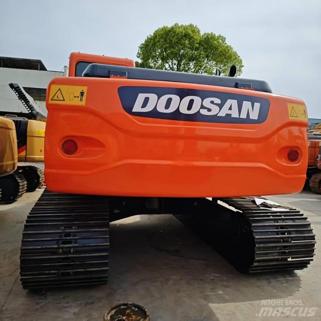 Doosan DX 225 Lánctalpas kotrók