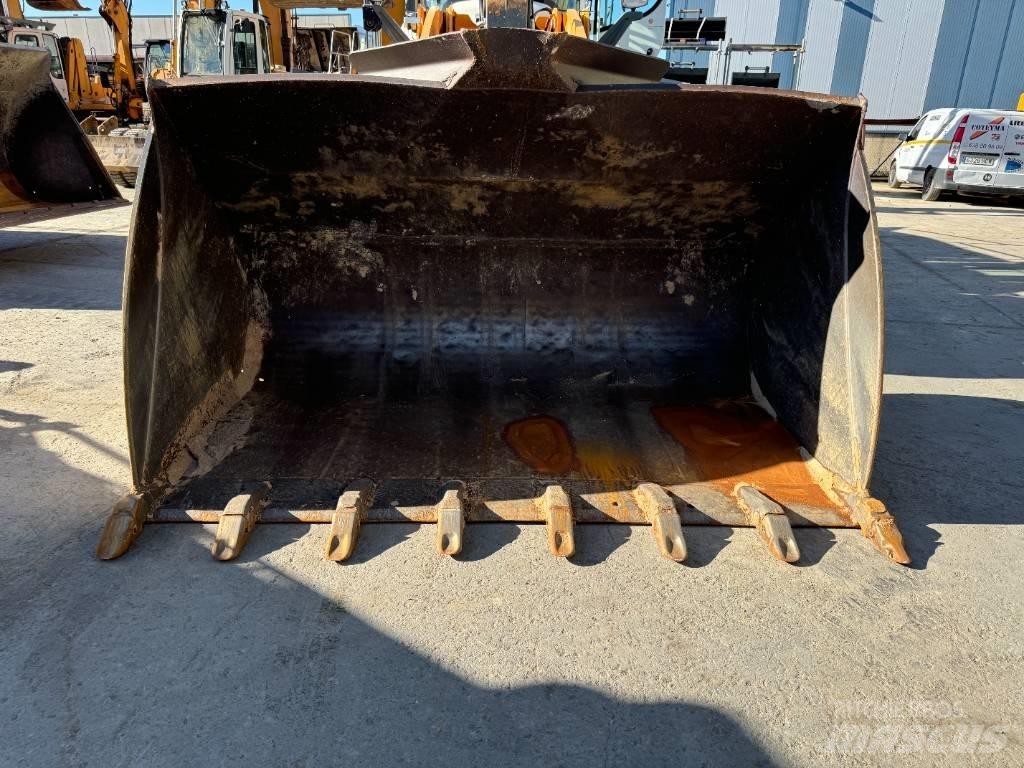 Liebherr L 576 Gumikerekes homlokrakodók