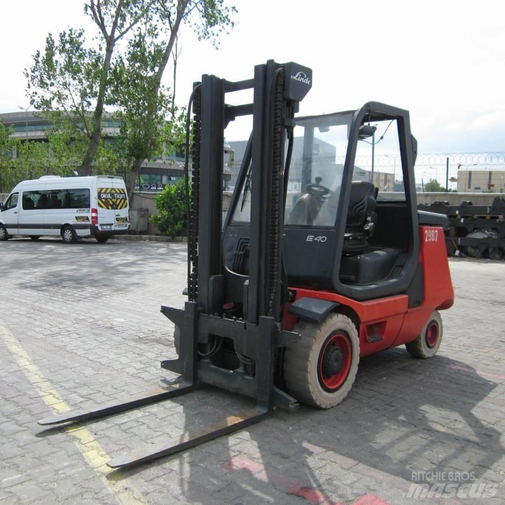 Linde E40P Elektromos targoncák