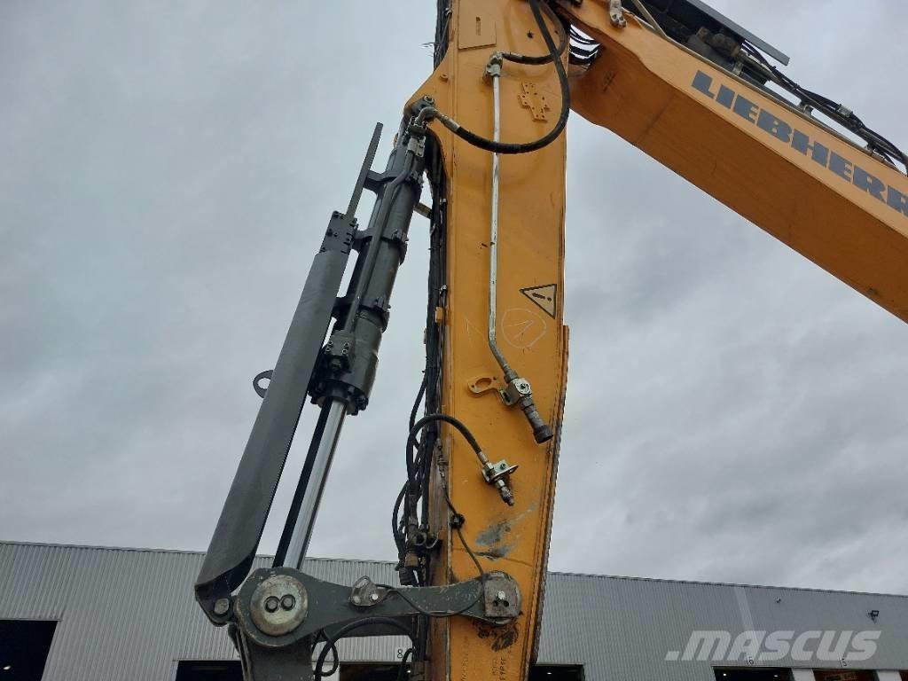 Liebherr R936LC Lánctalpas kotrók