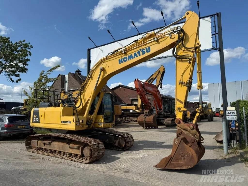 Komatsu PC210LC-8 Lánctalpas kotrók