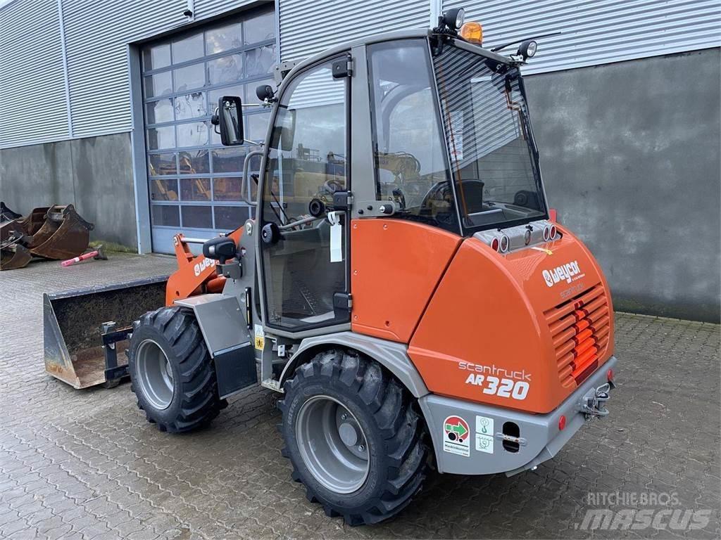 Weycor AR320 Cab Univerzális rakodók