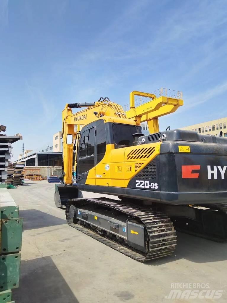 Hyundai R220LC-9S Lánctalpas kotrók