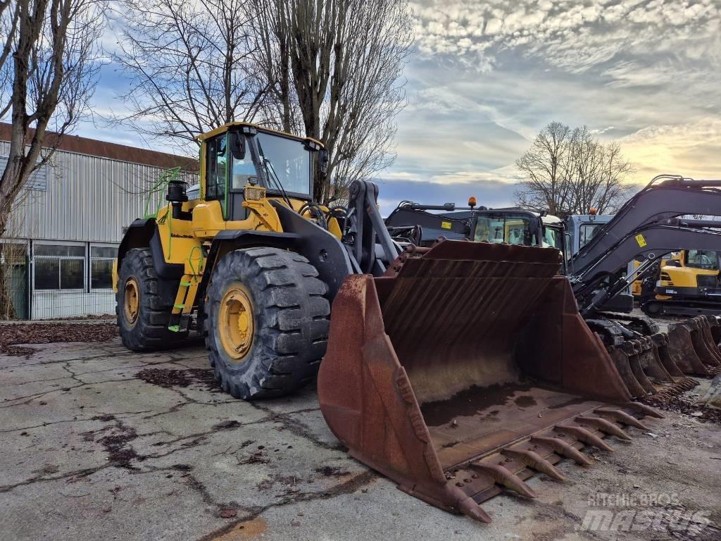 Volvo L 220 H Gumikerekes homlokrakodók