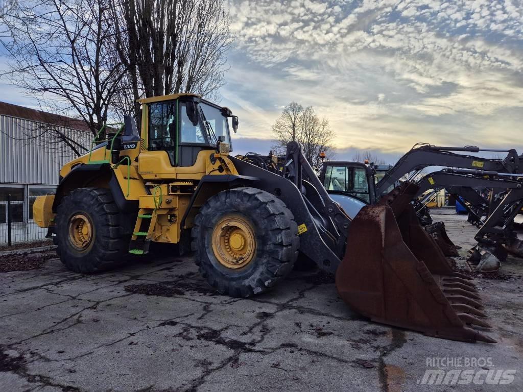 Volvo L 220 H Gumikerekes homlokrakodók