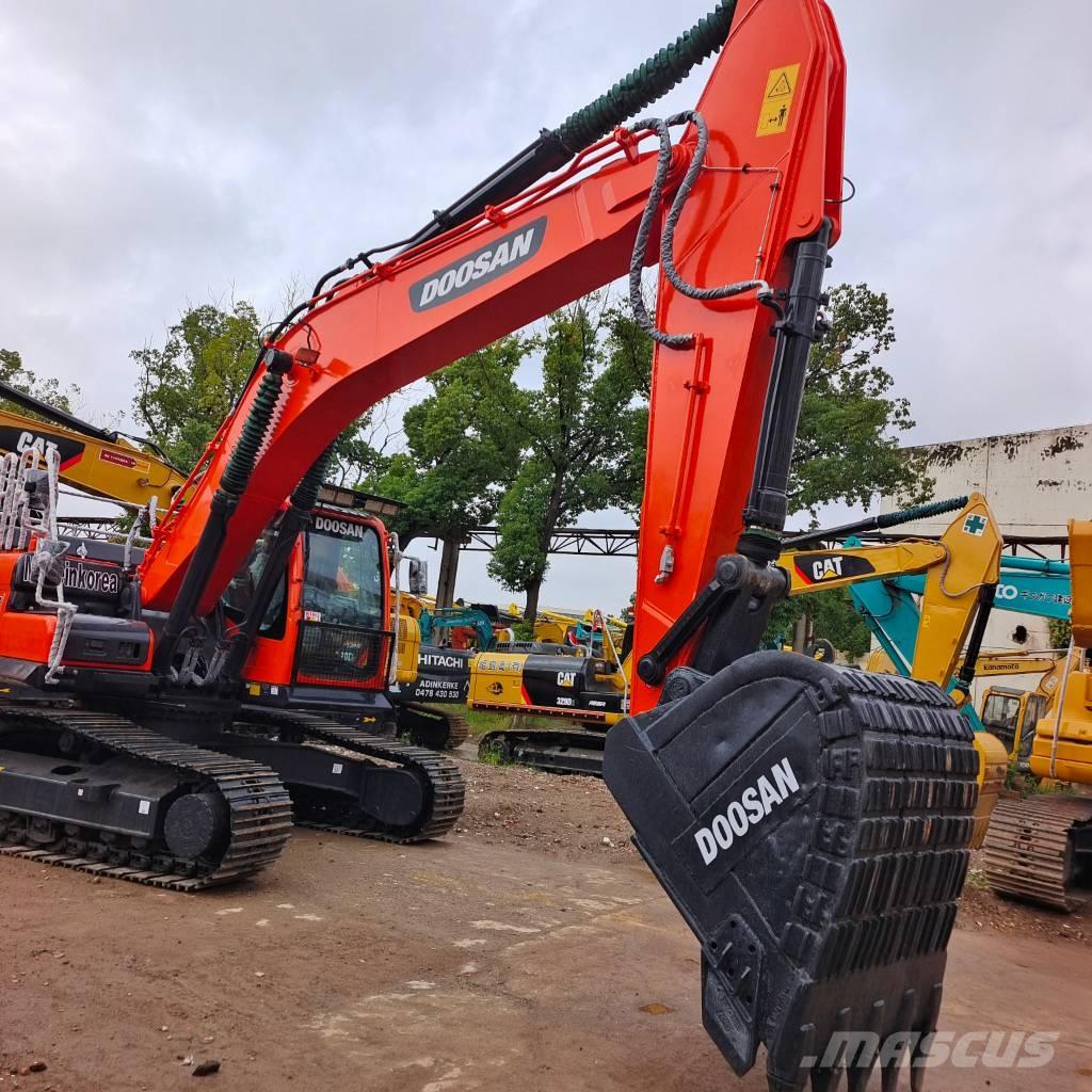 Doosan DX 300LC-9C Lánctalpas kotrók