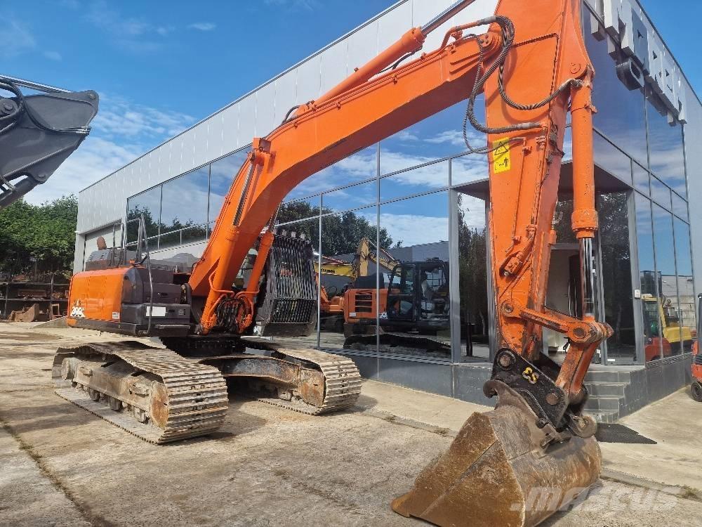 Hitachi ZX300LC-5 Lánctalpas kotrók