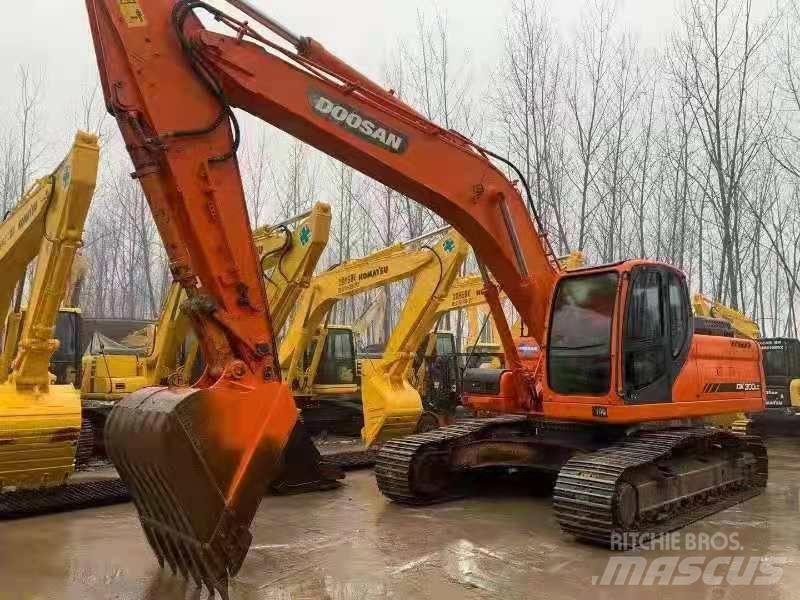 Doosan DX300LC Lánctalpas kotrók