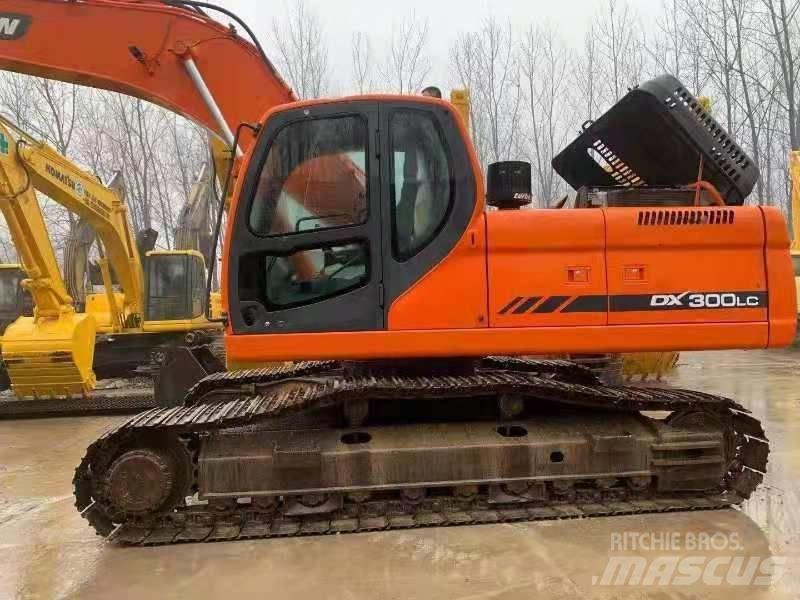 Doosan DX300LC Lánctalpas kotrók
