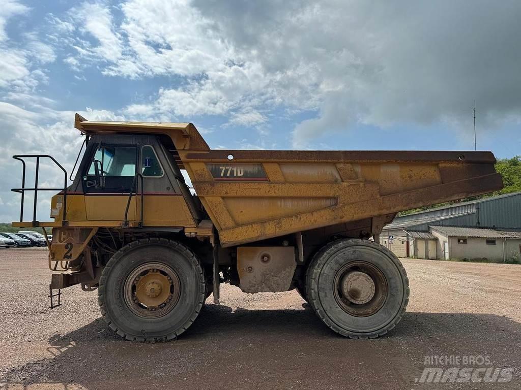 CAT 771D Mezei dömperek