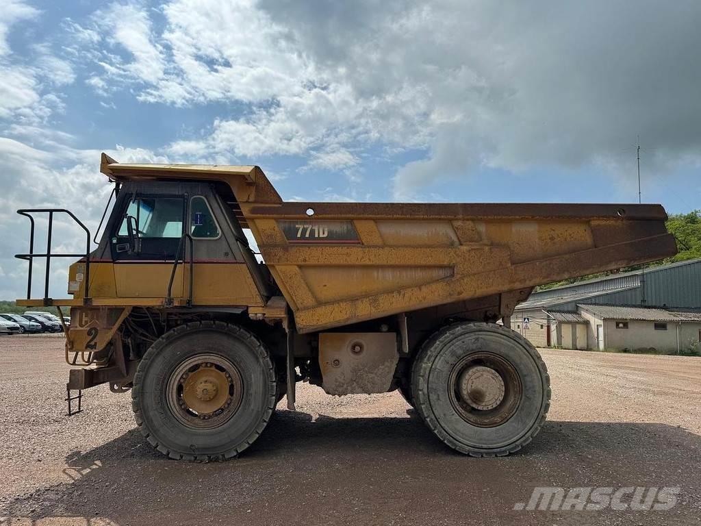 CAT 771D Mezei dömperek