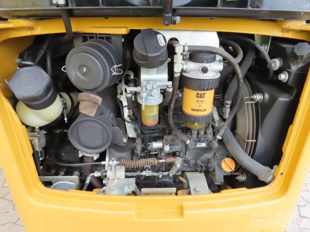 CAT 301.7 D Mini kotrók < 7t